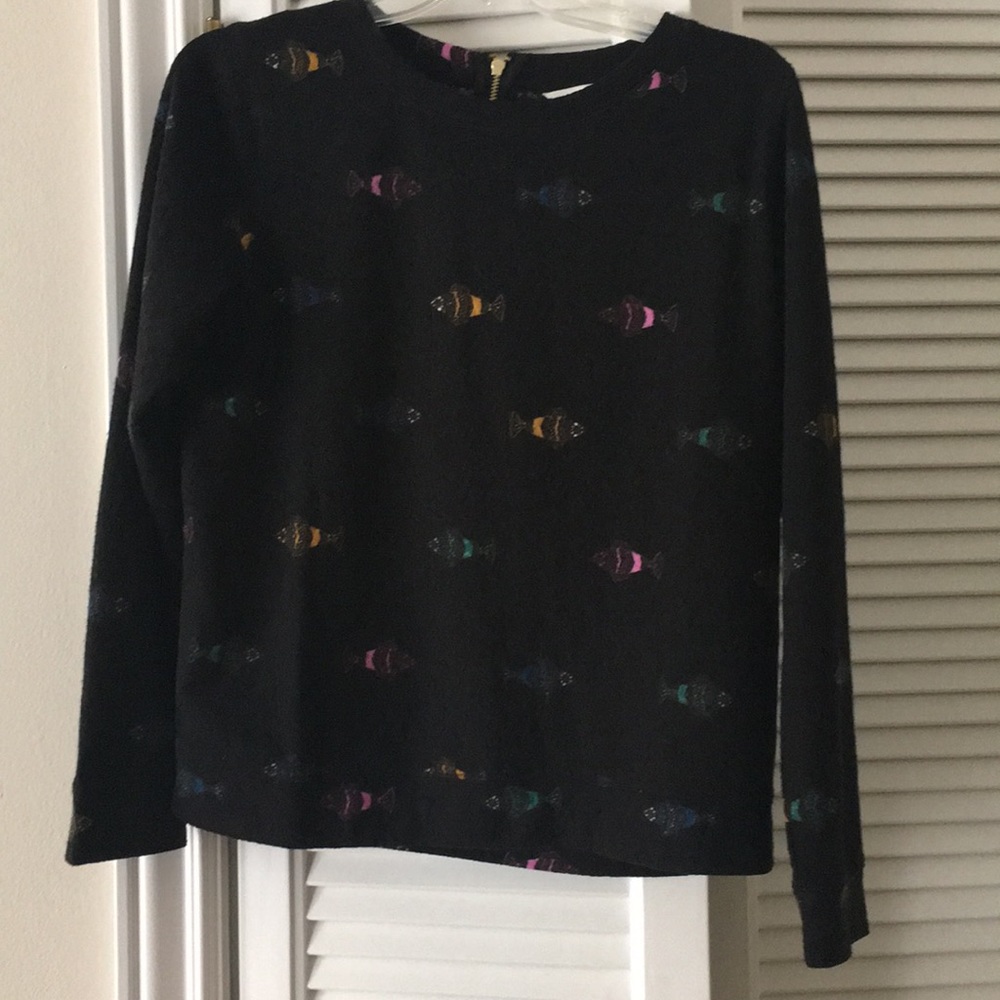 Super cute textured H&M shirt🐟🐟